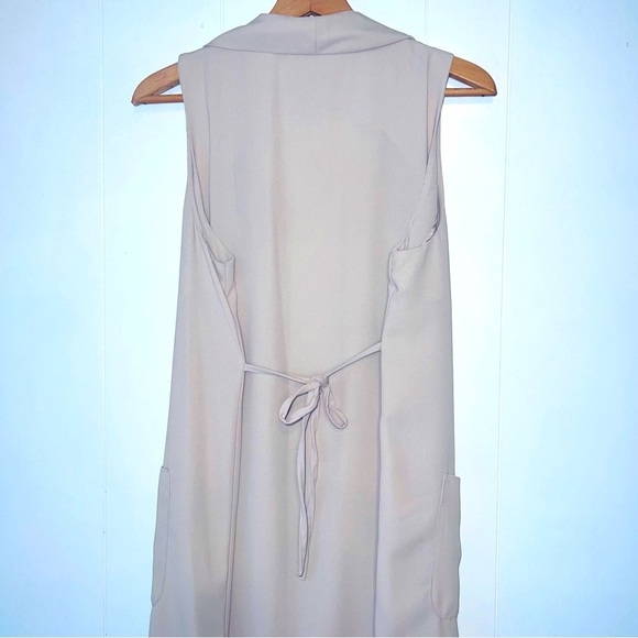 H&M Asymmetrical Drapey Waterfall Front Sleeveless Cardigan Vest Cream - Picture 5 of 12